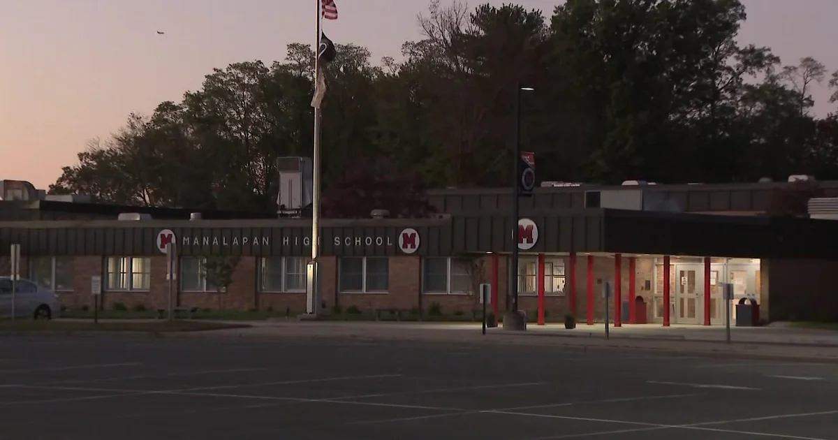 Alleged Antisemitic Halloween Costume Posts by N.J. Students Spark Confrontation at School Board Meeting – CBS NEWS